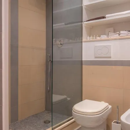 アパート The Tailor's