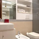 The Tailor's * Rom